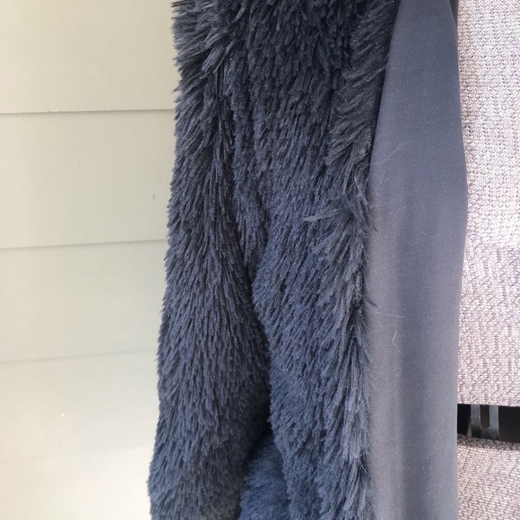 Xhilaration gray fuzzy waist jacket - Picture 7 of 8